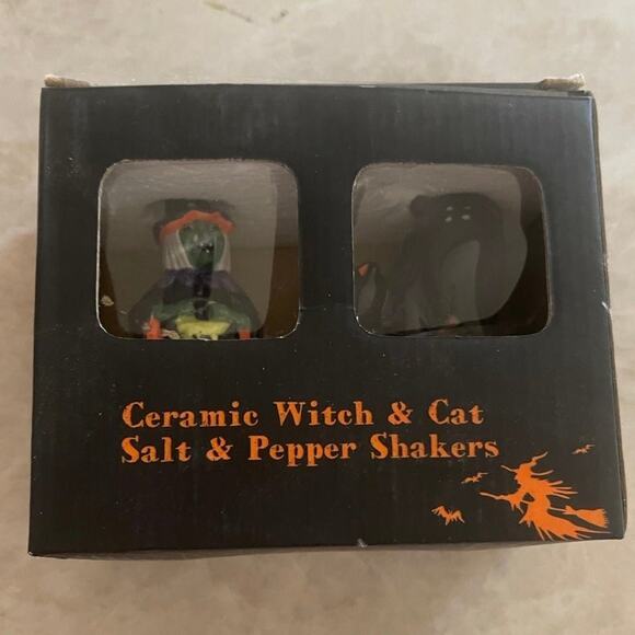 Halloween salt and pepper shakers New in Box - Picture 2 of 5